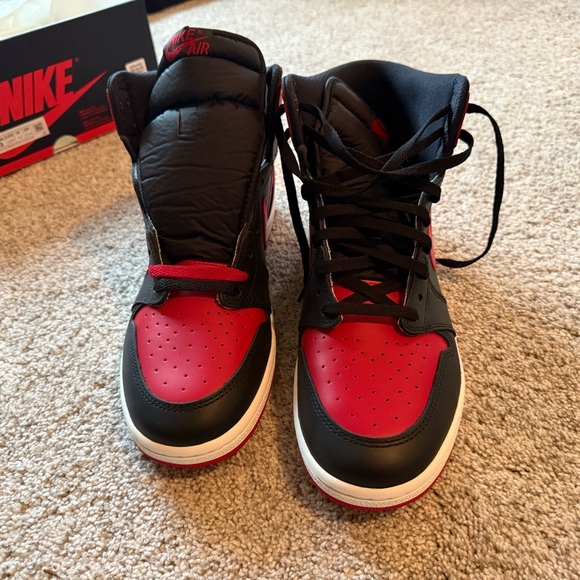 Air Jordan 1 High '85 'Bred/Banned’ 2025 - Picture 3 of 5